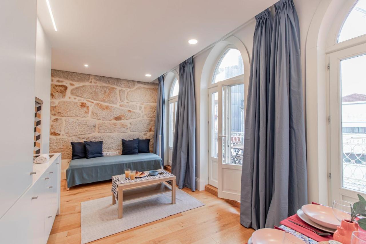 Sweet Studio Apartment W/ Big Balcony By Lovelystay Porto Buitenkant foto