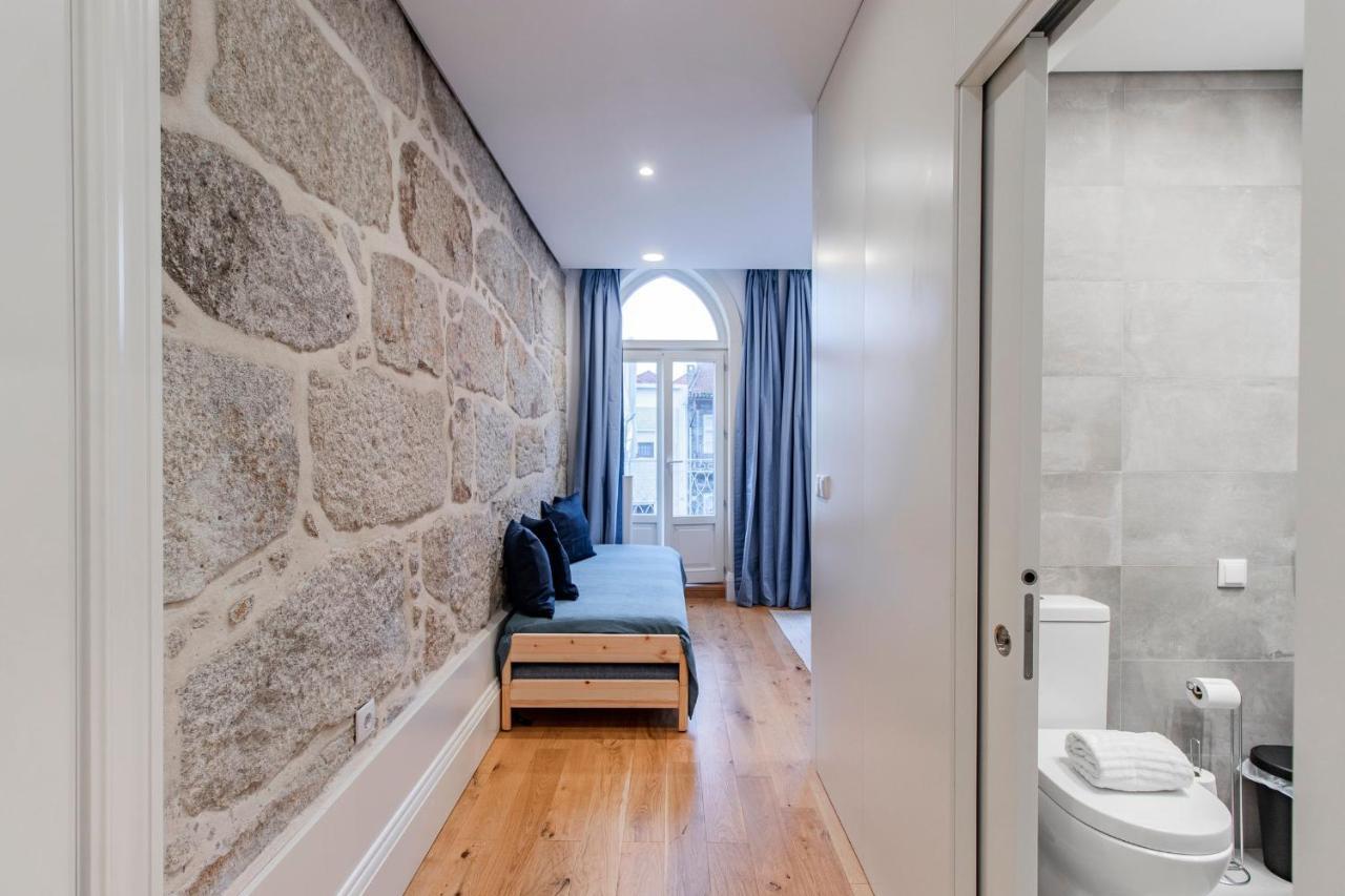 Sweet Studio Apartment W/ Big Balcony By Lovelystay Porto Buitenkant foto