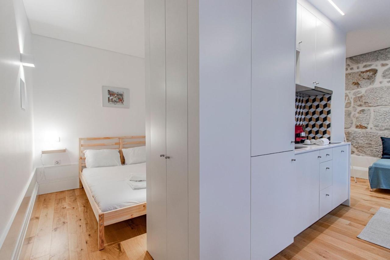 Sweet Studio Apartment W/ Big Balcony By Lovelystay Porto Buitenkant foto