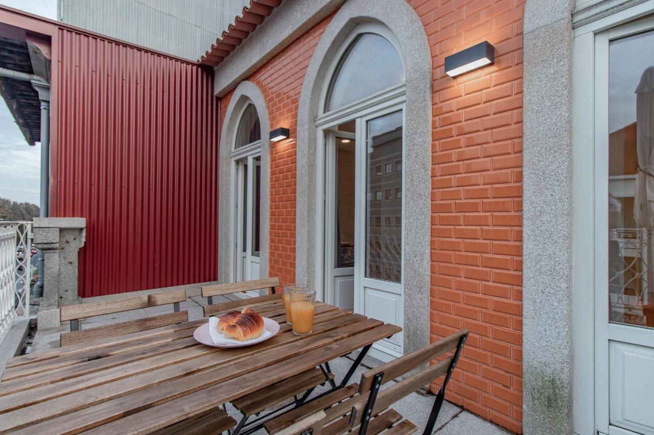Sweet Studio Apartment W/ Big Balcony By Lovelystay Porto Buitenkant foto